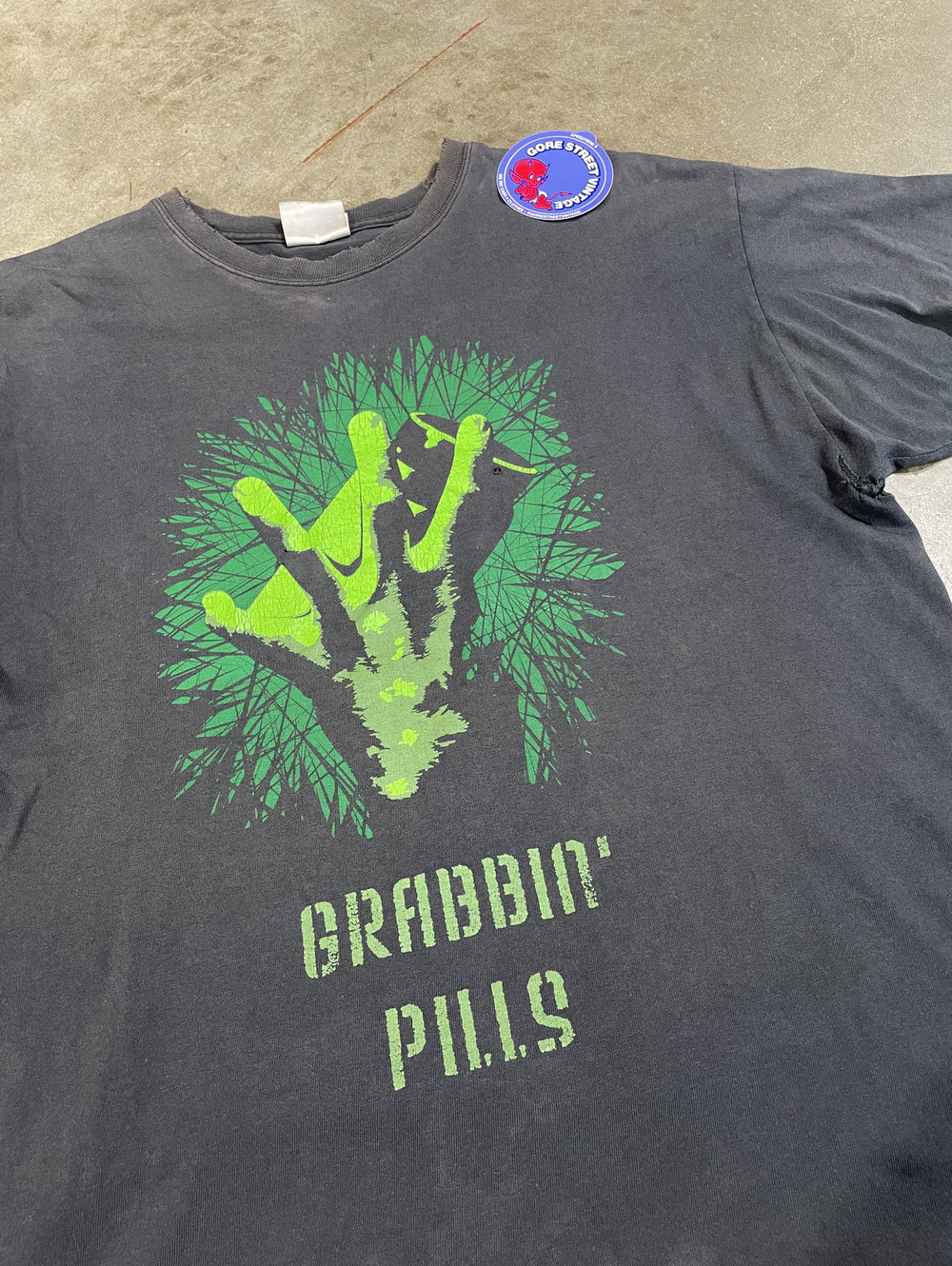 Left 4 Dead Thrashed Faded Distressed Video Game Tee L 22x27